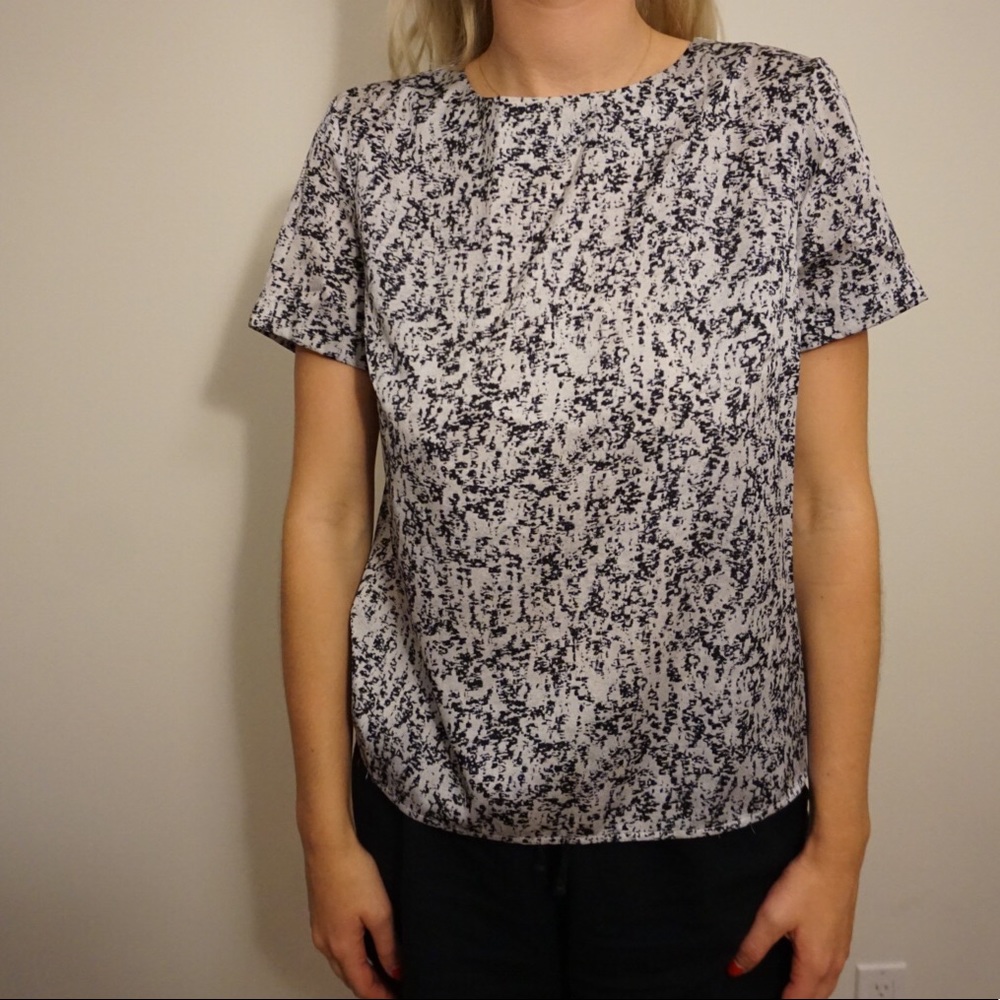 H&M blue and black printed short sleeve blouse